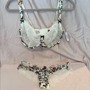 NWT Floral ADORE ME Lace Butterfly Women Intimates Set